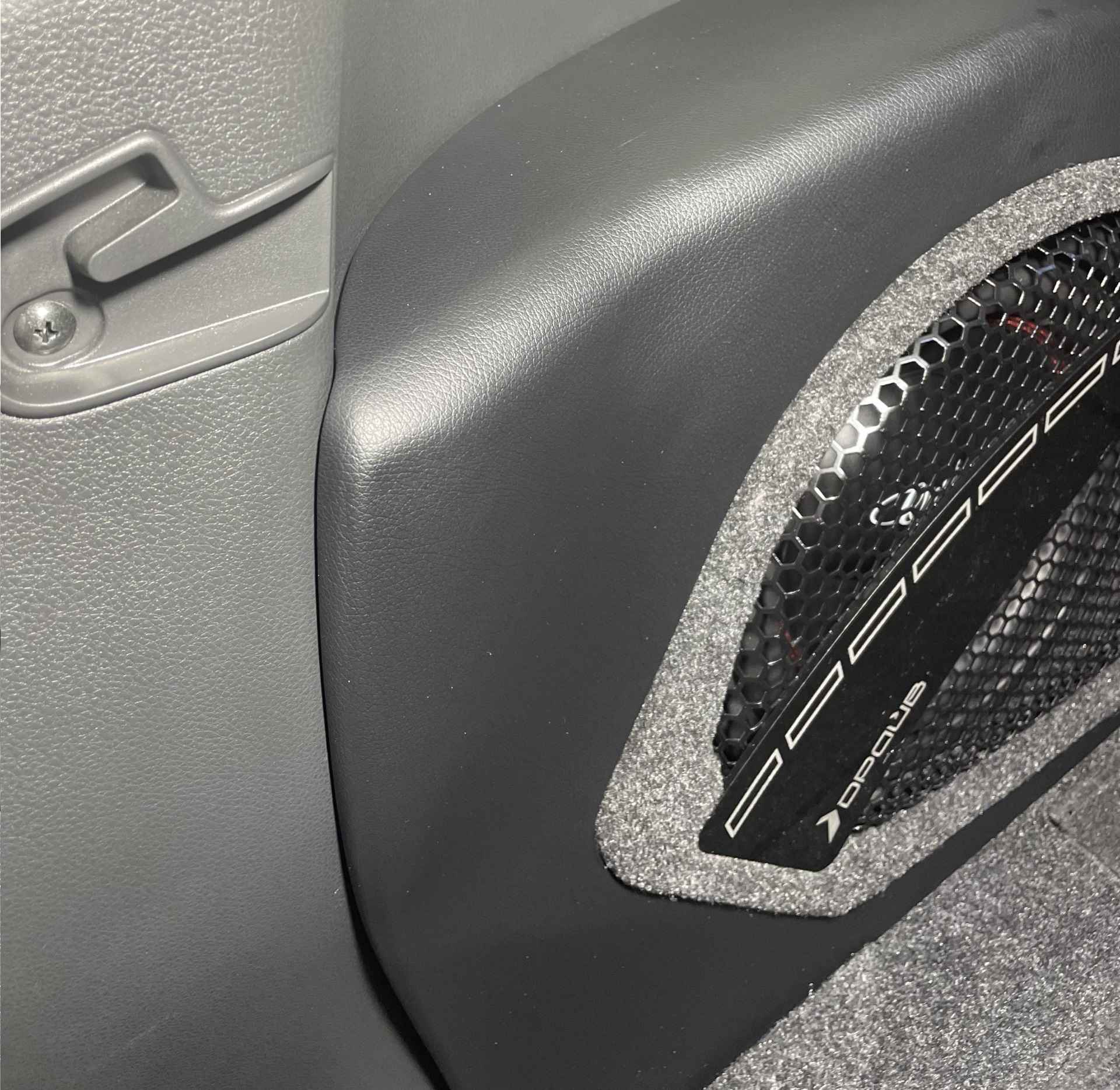 Короб стелс для сабвуфера 10″, Mitsubishi Montero Sport/ Pajero Sport 3