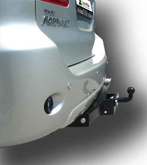 Фаркоп Leader Plus T122-FC для Toyota Fortuner 2005-2016; 2016-..., съемный шар (тип FC)