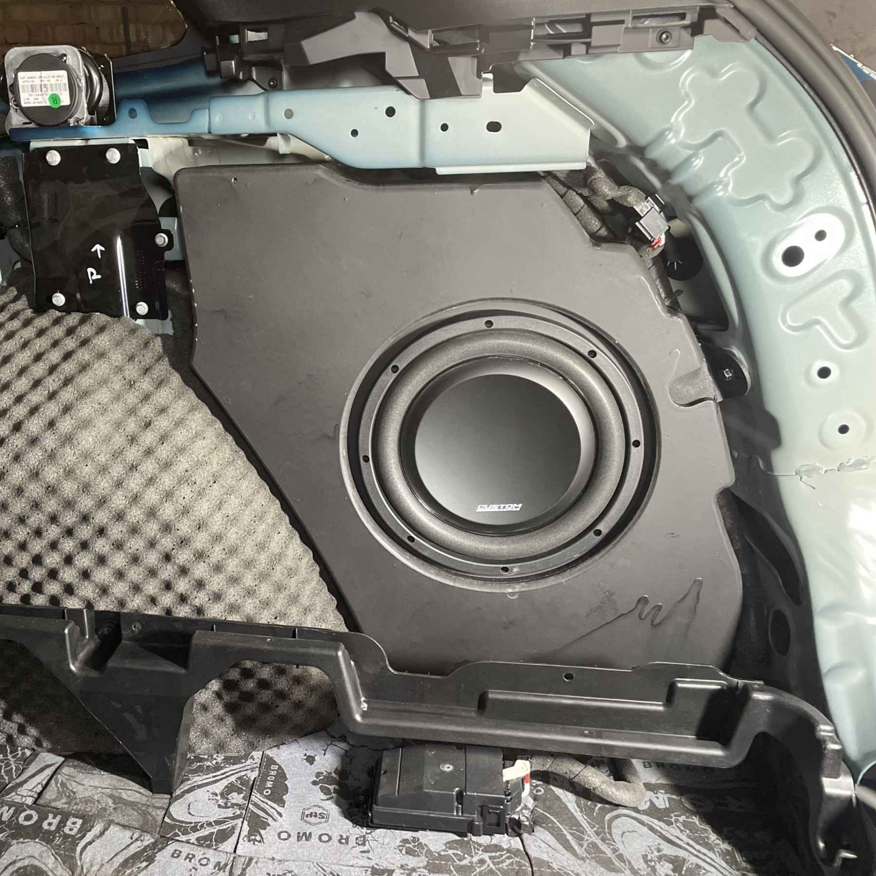 Короб стелс Geely Monjaro ver.1 c потаем 10