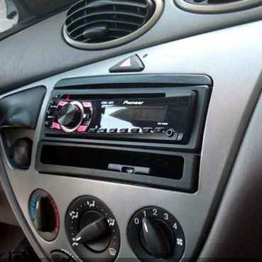 AFA-FD02 Переходная рамка Focus 98-04 1DIN с карм.